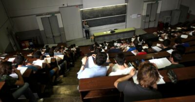 Copertina di Università, il governo riforma i criteri di reclutamento e legalizza i concorsi “ritagliati su misura”