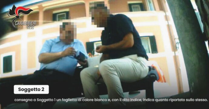 Biglietti al parco, ex agenti italiani informavano i russi