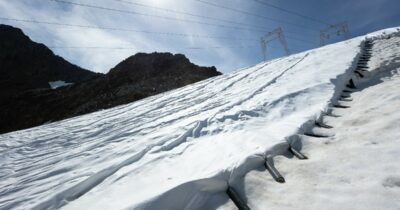 Copertina di Mini e la sostenibilità sulle Alpi. Geotessili biodegradabili per conservare la neve