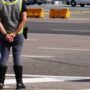 Copertina di Roma, automobilista cerca di travolgere due agenti e scappa. Arrestato dopo 18 km di corsa