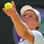 Copertina di Wimbledon, Sinner è in semifinale: forse ancora non brilla, ma batte anche Struff in tre set | La cronaca del match