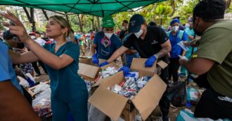 Venezuela, la rabbia dei sopravvissuti dopo il terremoto: “Gli aiuti umanitari spariscono. Paghiamo noi i mezzi per cercare tra le macerie”