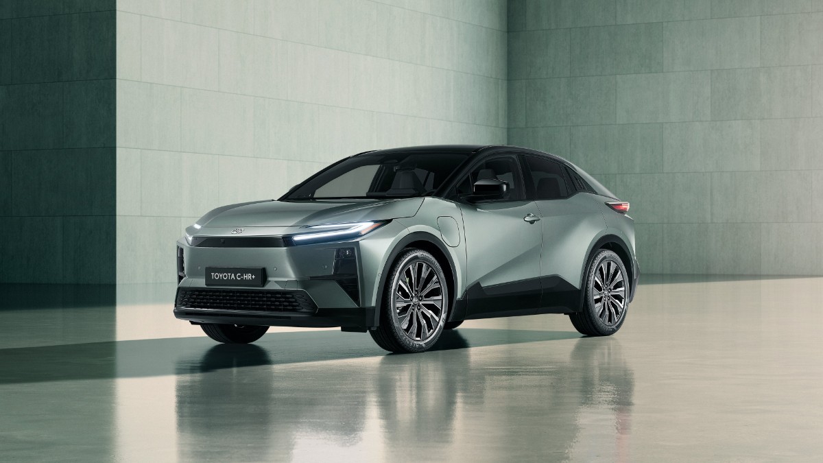 Toyota C-HR+ in prova, auto elettrica con design maturo e comfort elevato
