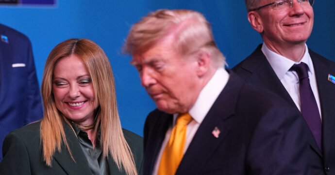 Vertice Nato – Trump insiste: “L’Italia pessima sulle basi. La Spagna è senza speranza, niente più affari”. E ribadisce: “Groenlandia grande problema”