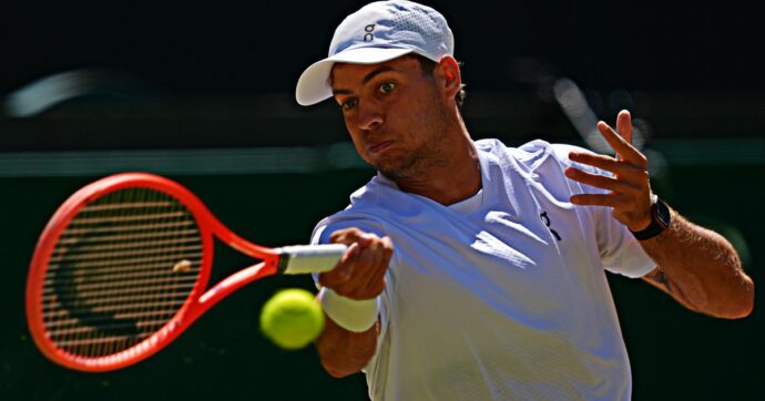 Wimbledon, Cobolli-Fery: l’azzurro spreca una palla break, c’è grande equilibrio | La diretta