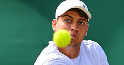 Copertina di Wimbledon, Cobolli crolla sul più bello: un super Fery vola in semifinale da wild card, disastro dell’azzurro nel terzo set | Il commento