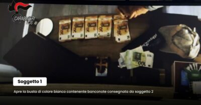Copertina di Spionaggio, ex 007 si difende: “Mai passate informazioni segrete”. Ma il gip: “Accesso a file classificati. Anche con intestazione Presidenza del Consiglio”