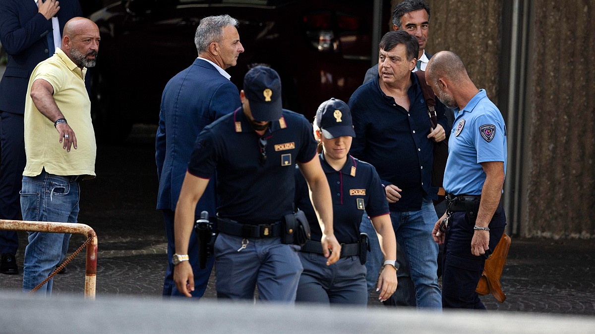 non sono stato io non ho idea del movente valter lavitola interrogato per due ore nega di essere il mandante della bomba ranucci da Ilfattoquotidiano.it non sono stato io non ho idea del movente valter lavitola interrogato per due ore nega di essere il mandante della bomba ranucci