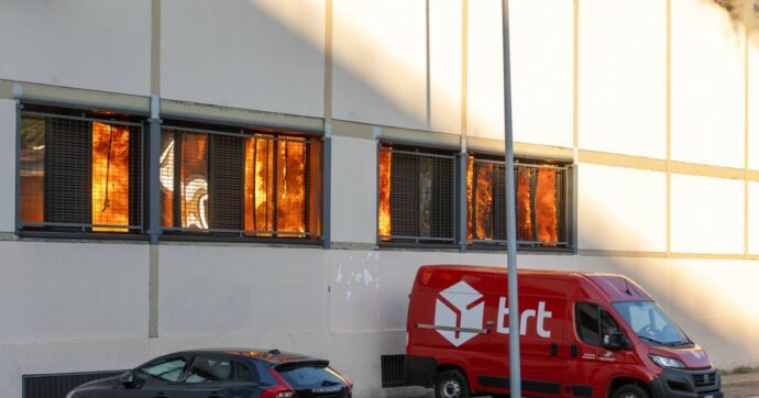 Filiale chiusa e spedizioni riallocate dopo l’incendio alla Bartolini. L’azienda: “Possibili rallentamenti, ma massima trasparenza”
