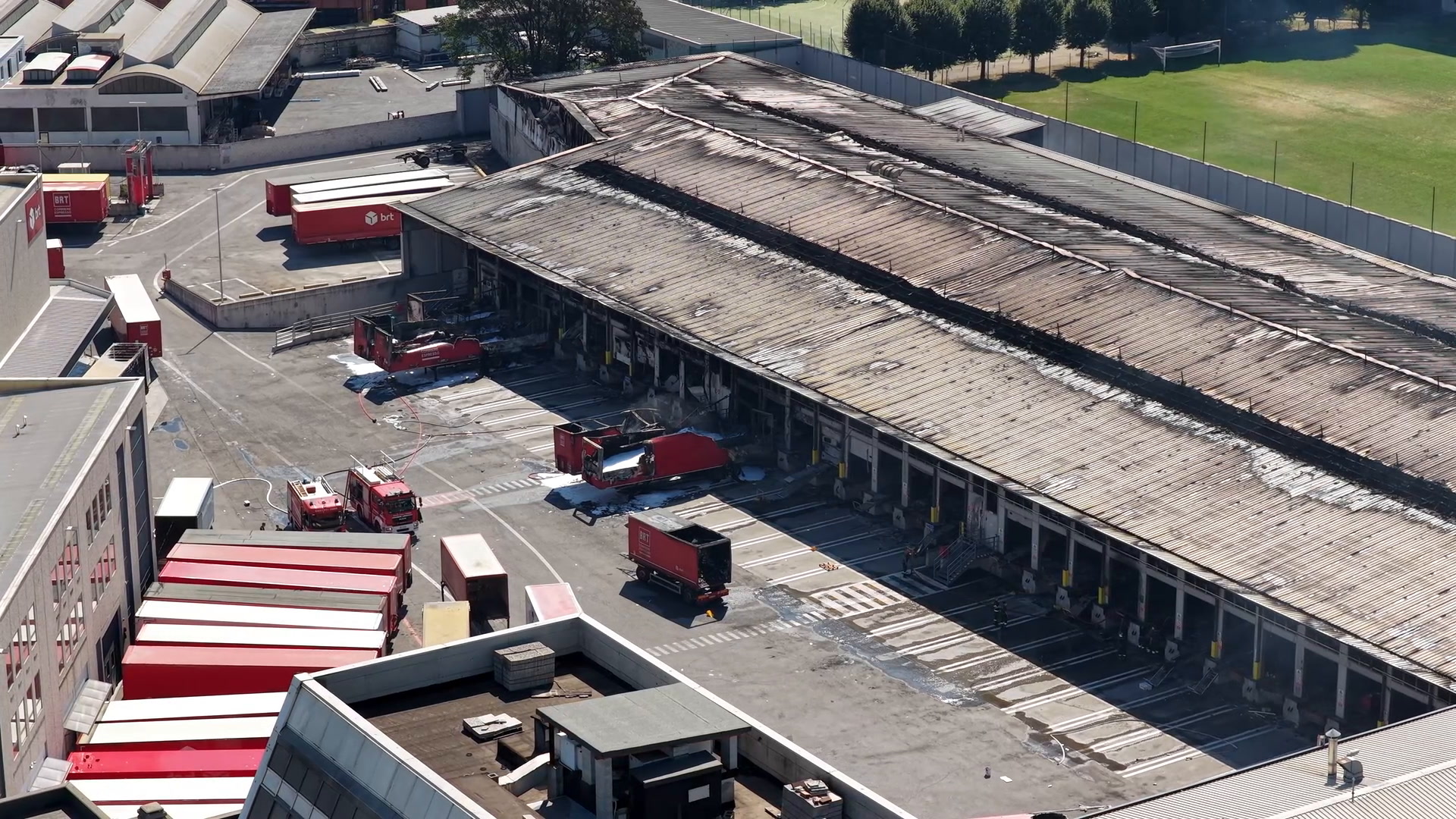 incendio a milano cosa resta della bartolini dopo il maxi rogo le immagini dall8217alto della zona 8211 video da Ilfattoquotidiano.it incendio a milano cosa resta della bartolini dopo il maxi rogo le immagini dall8217alto della zona 8211 video