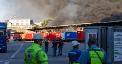 Copertina di Un pacco caricato su un camion l’innesco del maxi incendio - La ricostruzione