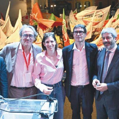 Copertina di Il campo largo dei rancori: ora il flop di Napoli turba i Progressisti