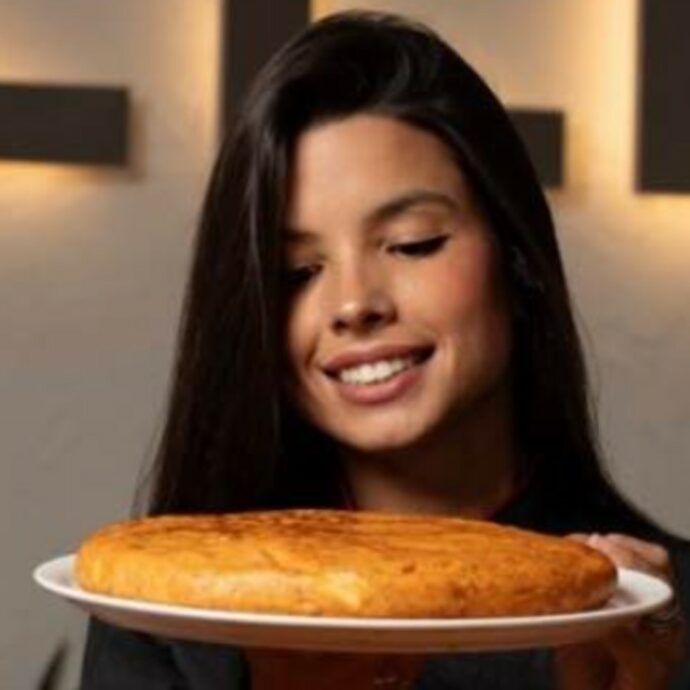 La tortilla più cara del mondo costa 2.200 euro: “Si paga a rate?”. Tra gli ingredienti patate Bonnotte e caviale beluga. L’assaggio: “Ottima, ma preferisco quella di mio nonno”