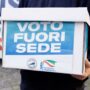 Copertina di Voto fuori sede, la maggioranza ci ripensa e presenta un emendamento alla legge elettorale: ecco cosa prevede