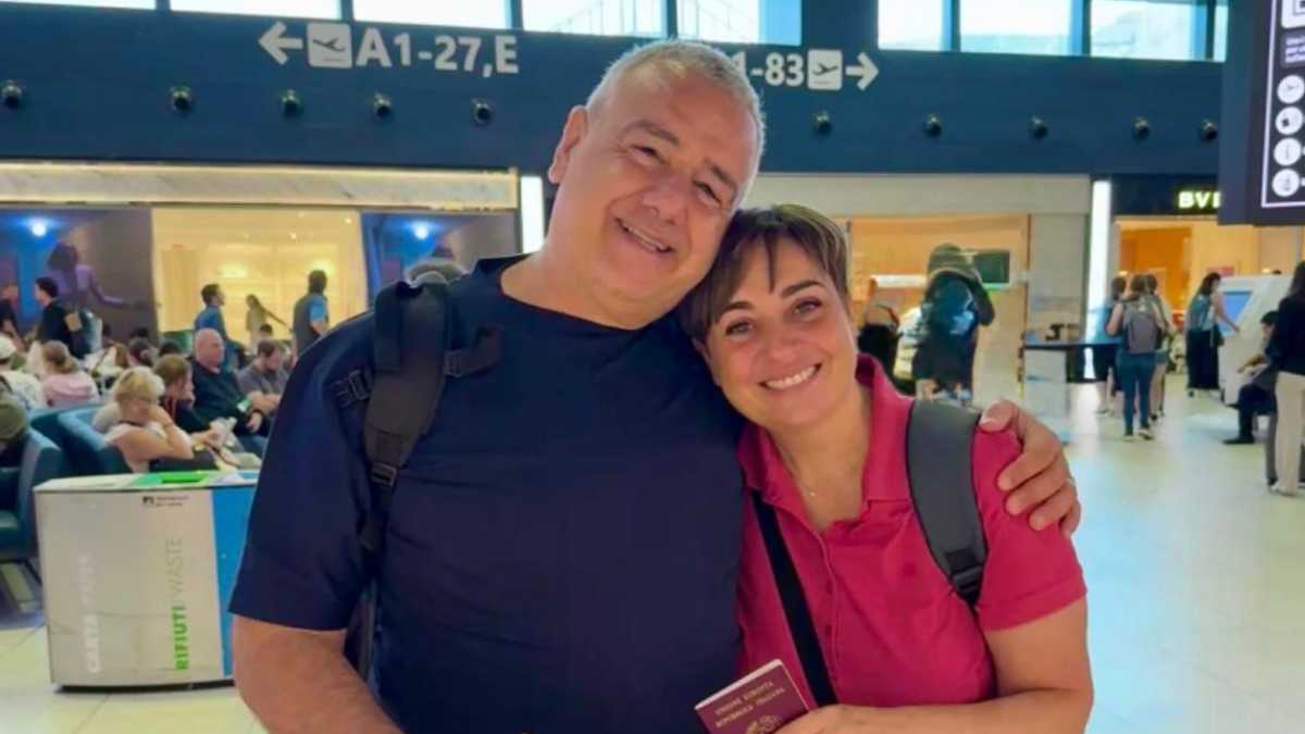 “Partiamo per il viaggio più meraviglioso di sempre. Stiamo per diventare genitori di due sorelline”: l’emozionante annuncio di Benedetta Rossi e Marco Gentili