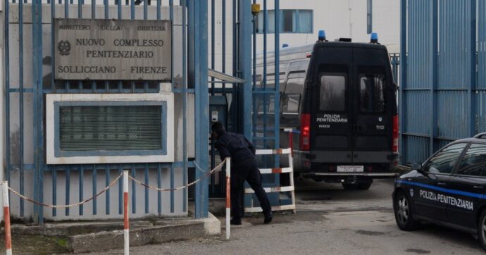 La scabbia e i secchi per wc: l’inferno con l’autobavaglio