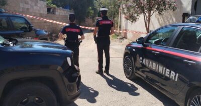 Copertina di Un 35enne ucciso nel Sulcis con un colpo d’arma da fuoco al petto: sospettato portato in caserma