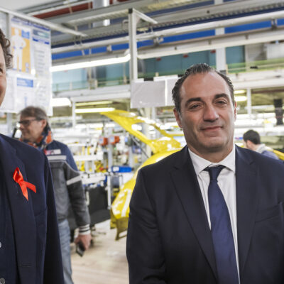 Copertina di Stellantis, Mirafiori ferma ancora il reparto Carrozzerie. Sindacati: “Elkann e Filosa responsabili del declino continuo”