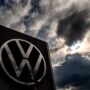 Copertina di Gruppo Volkswagen, la cura drastica. Dimezza l’offerta e taglia la capacità produttiva