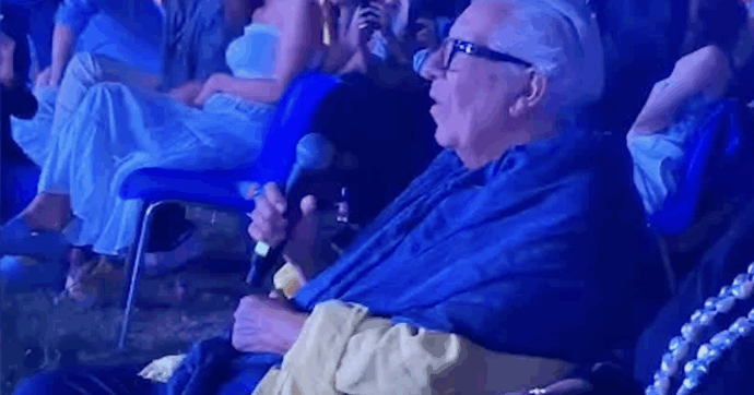 Peppino Di Capri, l’ultima esibizione pubblica prima di morire alla Certosa di San Giacomo – IL VIDEO