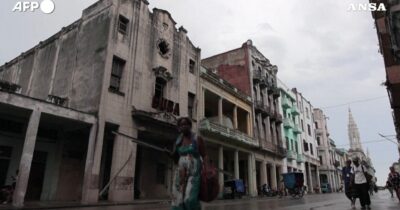 Copertina di Secondo blackout totale a Cuba in pochi giorni, proteste all’Avana: è il quarto episodio dall’inizio dell’anno
