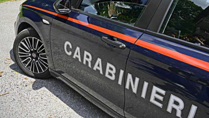 Omicidio a Cutro, spara in pieno centro abitato e uccide un 21enne: “Dietro il delitto vicende familiari e sentimentali”