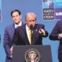 Copertina di Trump-Iran tra missili  e vendetta Meloni nella lista nera di Mojtaba