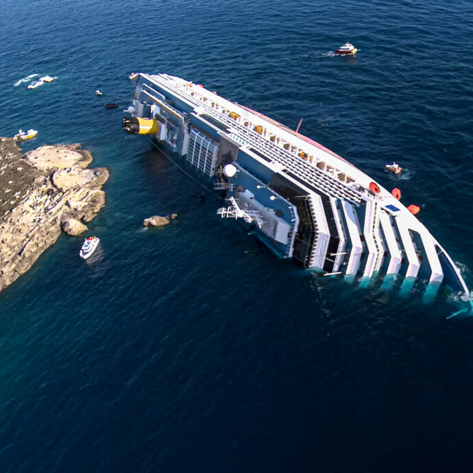 “Costa Concordia: Incubo in mare”: il nuovo documentario Netflix riapre la ferita a 14 anni dal disastro con i video dei passeggeri e le traduzioni della scatola nera