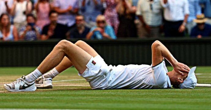 Oltre Sinner, hanno vinto anche i telecronisti del tennis: misurati e sobri. Tutto il contrario del calcio
