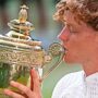 Copertina di Sinner, i numeri e i segreti del bis a Wimbledon: il nuovo servizio e quella scelta che mostra la stoffa da campione