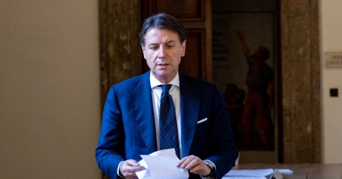 Il M5S insiste su armi e Ucraina “Se entra in Europa,  le nostre Regioni perderanno i  fondi Ue”