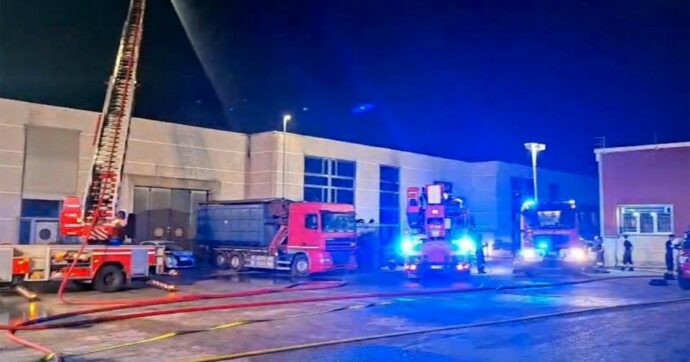 Bruciata fabbrica al sindaco leghista (e musulmano)