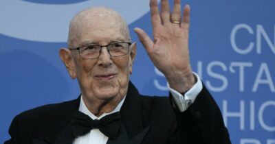 Copertina di “A 85 anni ballo tutte le mattine zumba da solo. Bevo due bicchieri di vino a pasto, un bianco per iniziare e un rosso per concludere. Così ho salvato le sfilate di Milano da Anna Wintour”: parla Mario Boselli
