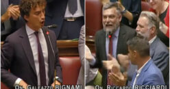 Copertina di Bagarre in Aula. Bignami (FdI) accusa: “Vigliacchi”. Ricciardi (M5s): “Ci mettiamo la faccia e abbiamo vinto” | Video