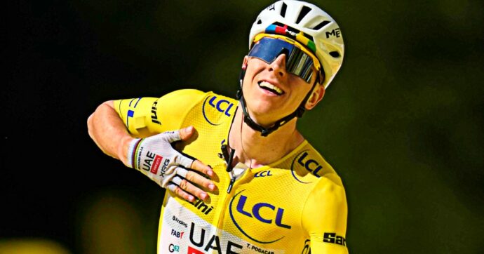 Tour de France, Pogacar vince anche senza strafare: stacca tutti a 15 km dall’arrivo e aumenta il vantaggio | La nuova classifica generale