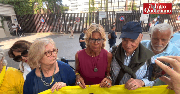 Copertina di Regeni, il 28 settembre la sentenza. La legale dello 007 Sharif attacca il Fatto. Ballerini: “Percorso a ostacoli. Le parole delle difese? Dolore che si aggiunge”
