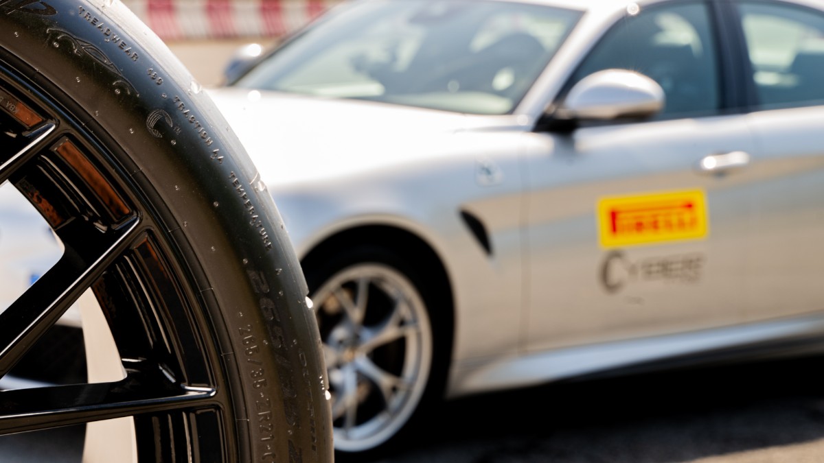 pirelli cyber tyre cos236 il pneumatico intelligente cambia la sicurezza stradale da Ilfattoquotidiano.it pirelli cyber tyre cos236 il pneumatico intelligente cambia la sicurezza stradale