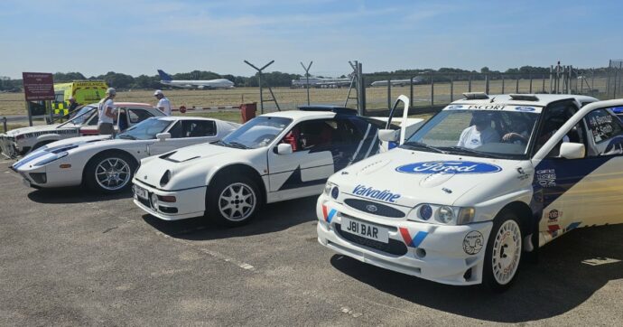 Ford, viaggio nella storia a Goodwood. Dalla GT40 alla SuperVan elettrica – FOTO