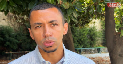 Copertina di “Scimmia di me**a”, “ti sgozzo halal”, minacce di morte e offese razziste sotto ai post della Lega su Kaabour: il consigliere Pd di Genova denuncia gli hater
