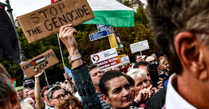 La scrittrice Susan Abulhawa: “Così, a Gaza, ho aiutato a non morire in silenzio. Noi solo vittime o jihadisti, le cose stanno cambiando”