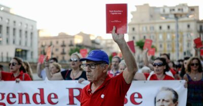 Copertina di Salvatore Borsellino: “Questo governo ha lasciato libere le mani alla mafia.  Paolo strumentalizzato. Sul 19 luglio è depistaggio”