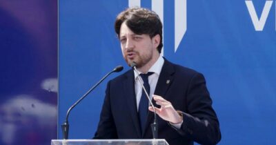 Copertina di “Motoscafi blu” e 45 poltronissime: mazzate Lega-FI
