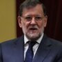 Copertina di “La Francia è forte ma non ha francesi”: è bufera per l’articolo dell’ex premier Rajoy. Sanchez: “Disonora la Spagna con dichiarazioni xenofobe”