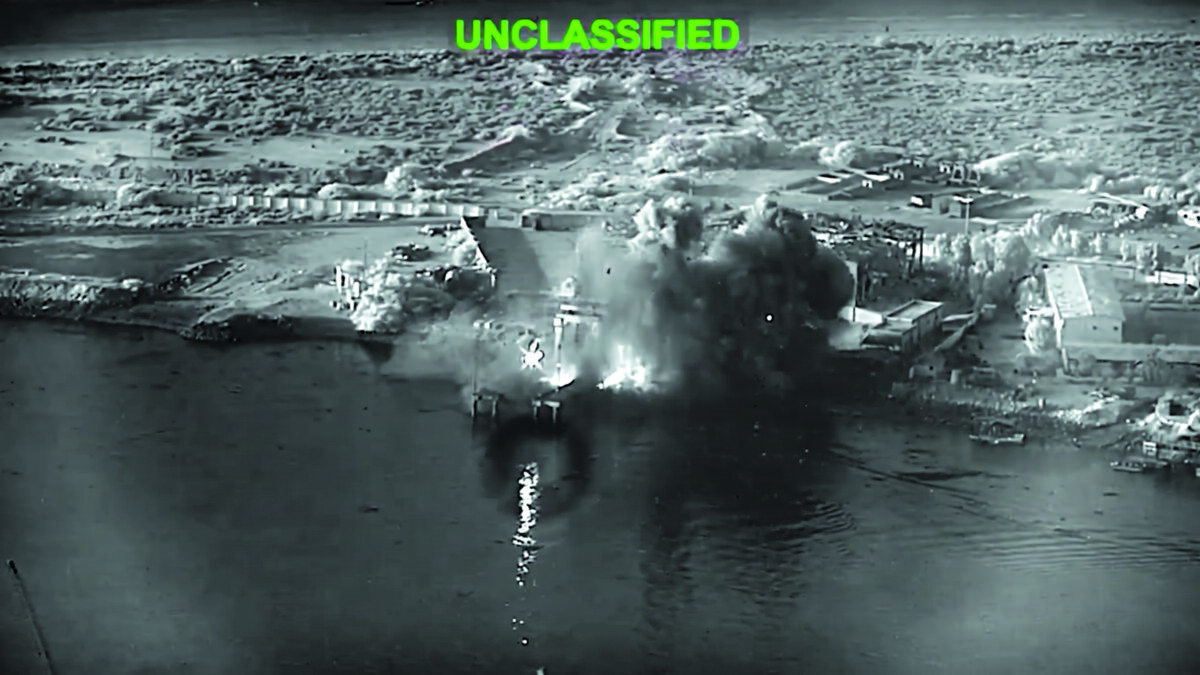 nuovi bombardamenti usa in iran raid vicino alla centrale di bushehr 7 soldati e 30 civili uccisi trump non esclude le truppe di terra da Ilfattoquotidiano.it nuovi bombardamenti usa in iran raid vicino alla centrale di bushehr 7 soldati e 30 civili uccisi trump non esclude le truppe di terra