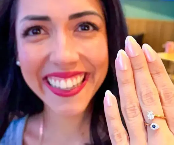 “È molto facile banalizzare questo gesto, ma si tratta della prima grande decisione di spesa presa da sole dopo molto tempo”: cos’è e come funziona il nuovo trend dell’anello di divorzio