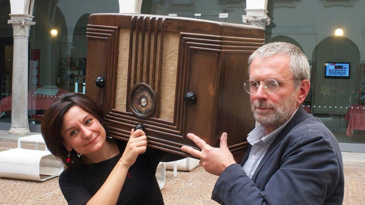 “Radio 2 che fa la ricreazione deve farla di qualità e Belen Rodriguez, con rispetto, non ce la fa. Non me la sento, saluto tutti”: Massimo Cirri lascia “Caterpillar”