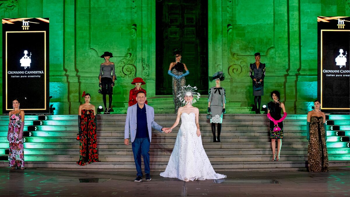 Premio Moda 2026, la 15esima edizione porta l’alta sartoria tra i Sassi di Matera: tra i premiati anche la giornalista del Fatto Ilaria Mauri