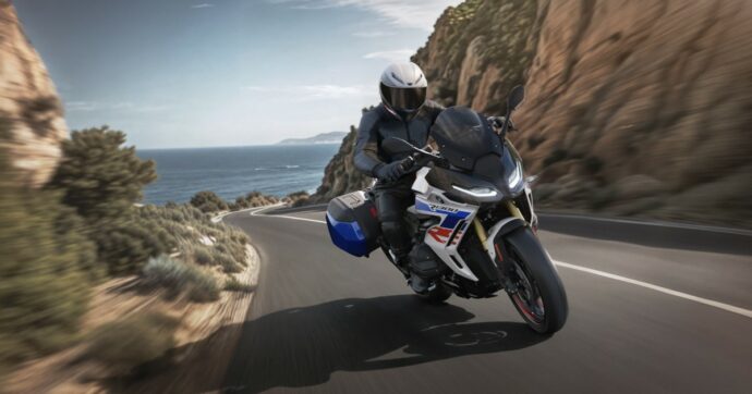 Bmw R 1300 RS, la prova de Il Fatto.it – Boxer sportivo, ma senza dimenticare il comfort – FOTO