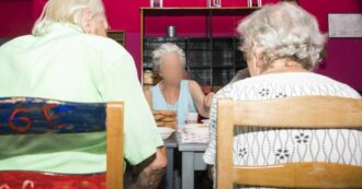 Alzheimer e caldo, l’allarme dei caregiver: “1,5 milioni di malati e 4 milioni di familiari lasciati soli. Servono più servizi e sostegni strutturali”