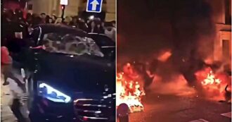 Copertina di Auto in fiamme, fuoco e scontri: caos a Parigi dopo l’eliminazione dal Mondiale